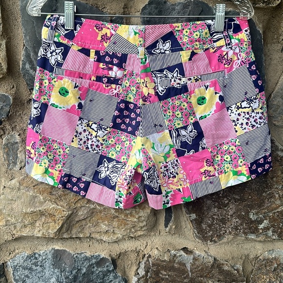 Lilly Pulitzer Patchwork Print Shorts Pink Multi Size 4 – Floral Preppy Classic - Picture 3 of 7